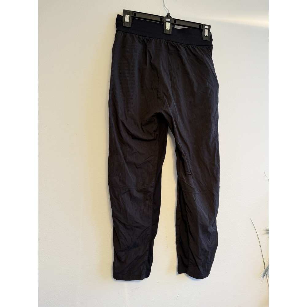 Lululemon‎ Size 4 Dance Studio Mid-Rise Crop 25" Black